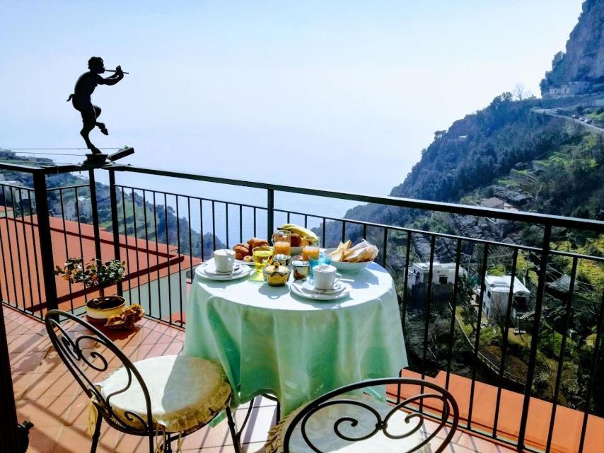Domus Gaia Acomodação com café da manhã Amalfi Exterior foto